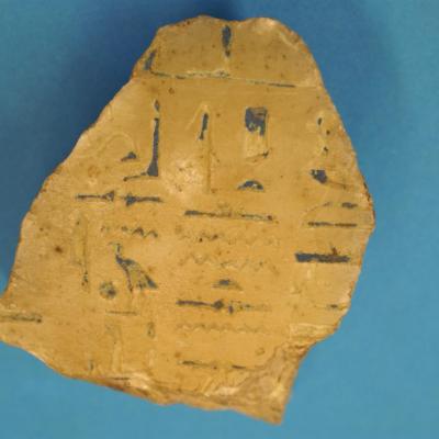 Bloc de calcite avec inscription hiéroglyphique - Nouvel Empire